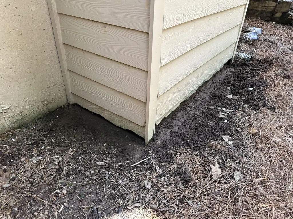 Hart Family Home Services - Rotten Siding